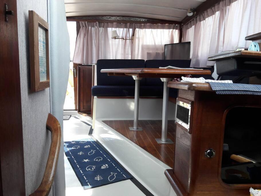 Отель Waterfront 32' Bayliner Yacht Провиденс Экстерьер фото